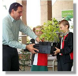 2005 Schools National Tree Day Presentation at the Townsville City Council's forecourt.