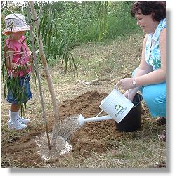 Previous Townsville Mayor Tony Mooney with the Arbor Day Awards